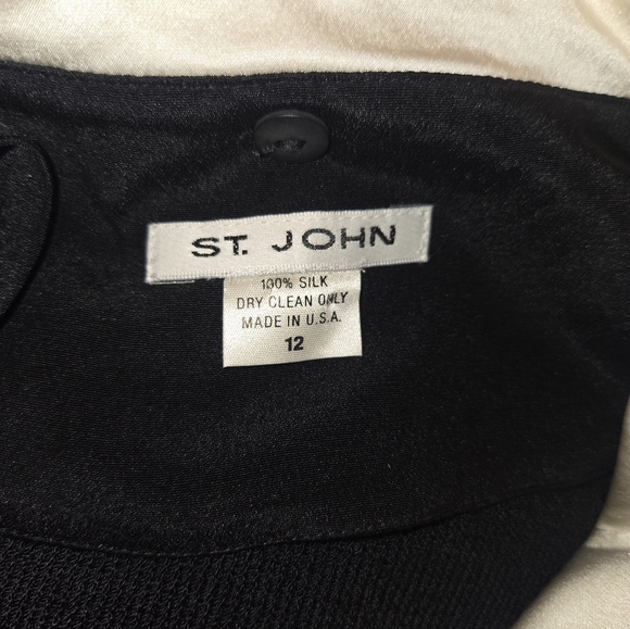 St John size 12 Black Solid blazer 100 percent silk short Sleeve Career Blazer - Picture 7 of 7